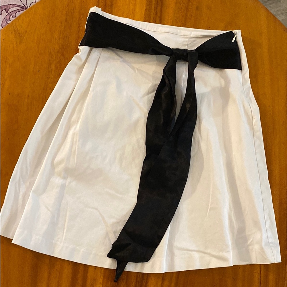 Central Park West Cream Mini A-Line Skirt with Tie Front NWOT 🌸